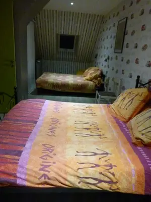 Un ou plusieurs lits dans un hébergement de l'établissement chambre proche circuit