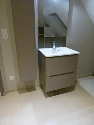 Salle de bains dans l'établissement chambre proche circuit