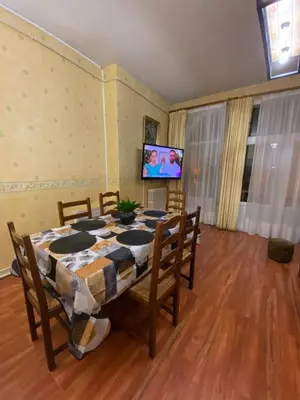 Télévision ou salle de divertissement dans l'établissement Logement Spacieux 3 Chambres à Azay-le-Rideau