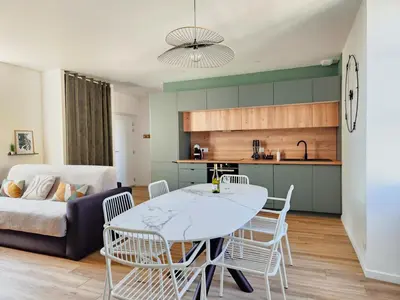 Cuisine ou kitchenette dans l'établissement Le Lumineux - 2 ch - 2 sdb - 6 pers - Tout confort - Proche Bioparc