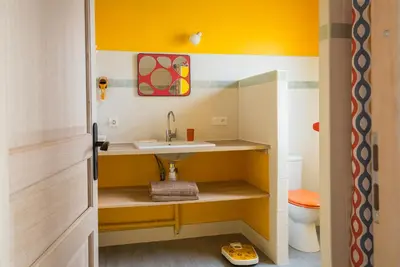 Salle de bains dans l'établissement So Vintage - Gite seventies en Anjou