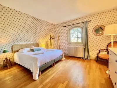 Un ou plusieurs lits dans un hébergement de l'établissement Maison 3 pièces - Dépendance du Château
