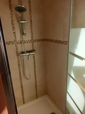 Salle de bains dans l'établissement Location 24h du Mans