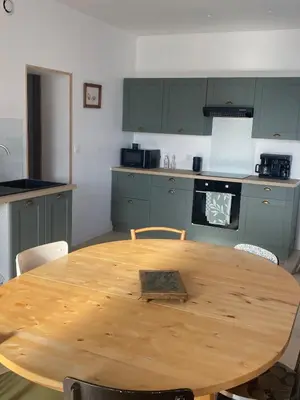 Cuisine ou kitchenette dans l'établissement gîte avec sauna