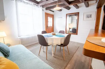 Coin salon dans l'établissement La Petite Hermine