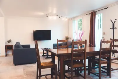 Coin salon dans l'établissement L'Unique- Maison de famille en Plein Centre-Ville