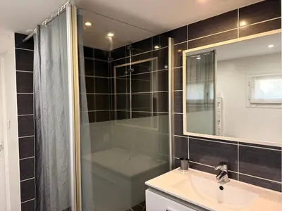 Salle de bains dans l'établissement Clos des Huards au milieu de la loire à vélo