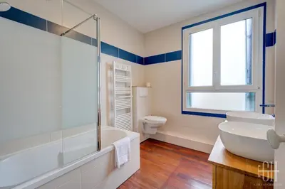 Salle de bains dans l'établissement Maison familiale bords de Loire avec jardin et 3 Chambres