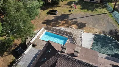 Piscine de l'établissement Havre de paix familial & piscine - L'Instant Clef ou située à proximité