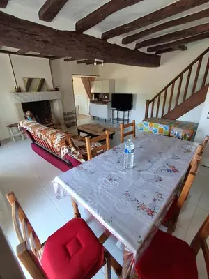 Coin salon dans l'établissement Maison conviviale avec jardin à Raslay, 80 m²