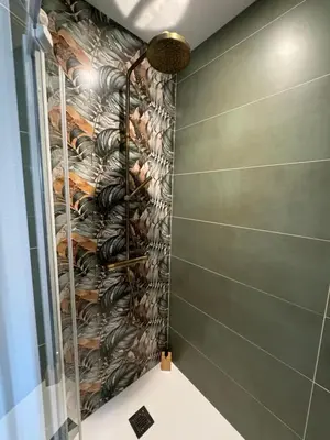 Salle de bains dans l'établissement Gîte L'Orée de Clénord