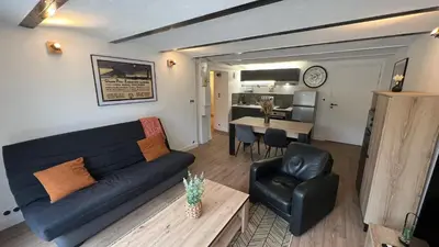 Coin salon dans l'établissement Le Garage