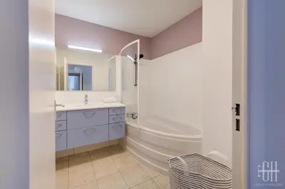 Salle de bains dans l'établissement Grand appartement hyper centre,4 chambres, parking