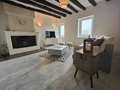 Télévision ou salle de divertissement dans l'établissement Le Logis, Villa Beaulieu