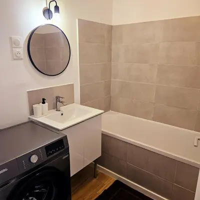 Salle de bains dans l'établissement Paul Eluard - Maison au calme parking centre Tours