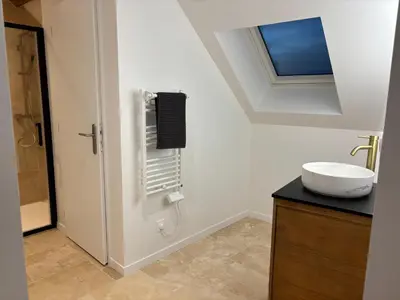 Salle de bains dans l'établissement Un studio en Touraine