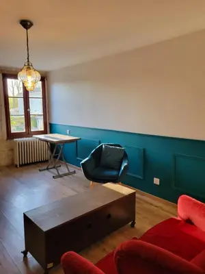Coin salon dans l'établissement Maison de Loretz du 18e siècle en Anjou entre vignes et châteaux