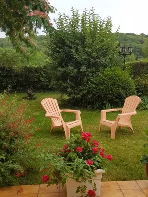 Jardin de l'établissement hébergements proche pole européen du cheval et du circuit des 24h