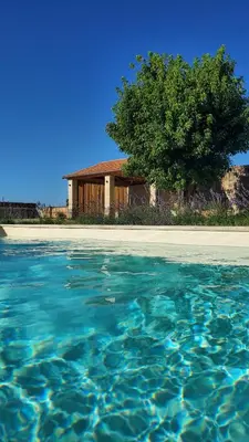 Piscine de l'établissement Domaine de Brignon ou située à proximité