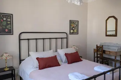 Un ou plusieurs lits dans un hébergement de l'établissement La Maison Royale - Calme en Plein Centre d'Amboise