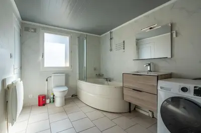 Salle de bains dans l'établissement Maison Zen - 20 min du centre du Mans