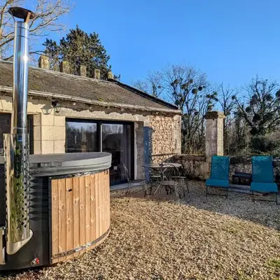 Séjour Historique au Domaine de Migny : Gîte avec Bain Nordique et Piscine - FR-1-591-731
