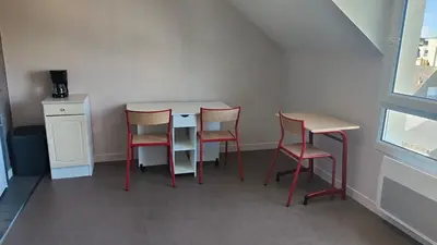 Cuisine ou kitchenette dans l'établissement Studio proche gare et transports