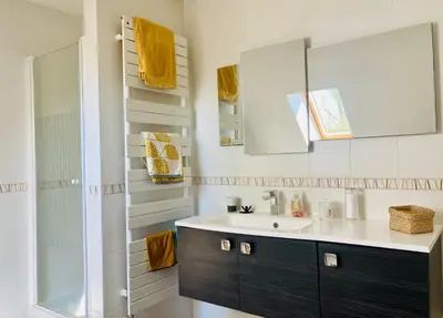 Salle de bains dans l'établissement Chez Armelle