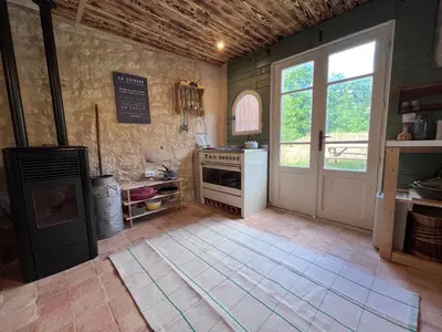 Cuisine ou kitchenette dans l'établissement La Bergerie- Beautiful barn conversion in Chinon, Loire Valley