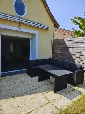 Coin salon dans l'établissement Maison d'exception sur la ligne droite des Hunaudières