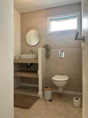 Salle de bains dans l'établissement Maison de campagne proche 24h