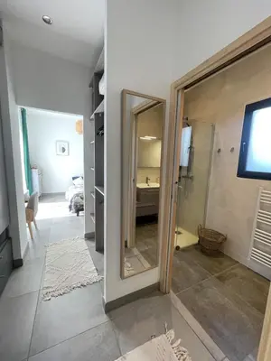Salle de bains dans l'établissement Grande maison- 10 mn circuit 24h