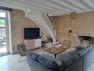 Télévision ou salle de divertissement dans l'établissement maison 3 chambres 24h le mans