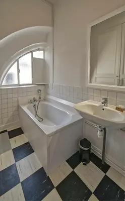 Plan de l'établissement Au pied de la tour Saint Antoine