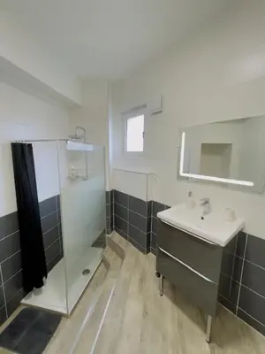 Salle de bains dans l'établissement Bascule Rive Droite - WiFi - 2 Guests