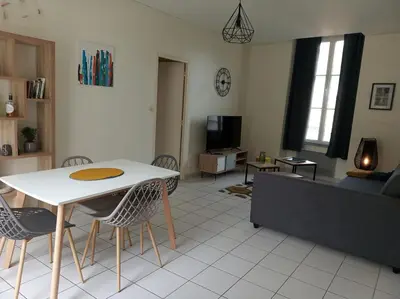 Télévision ou salle de divertissement dans l'établissement Grand Pied à Terre in Blois for 2 to 6 travellers
