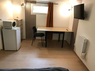 Cuisine ou kitchenette dans l'établissement STUDIO à ROUILLON