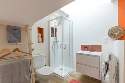 Salle de bains dans l'établissement 24h Au Mans