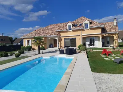 Piscine de l'établissement Villa blue Velvet ou située à proximité