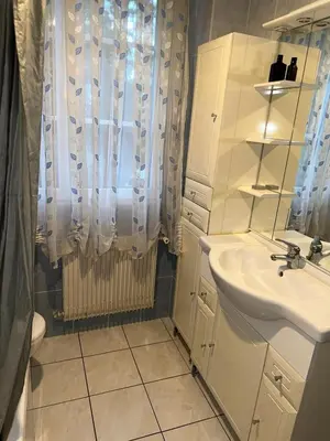 Salle de bains dans l'établissement L'impasse de l'Orée du Bois