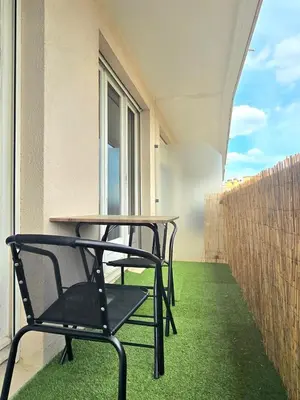 Balcon ou terrasse dans l'établissement Le Sherlock - balcon - original - Wifi