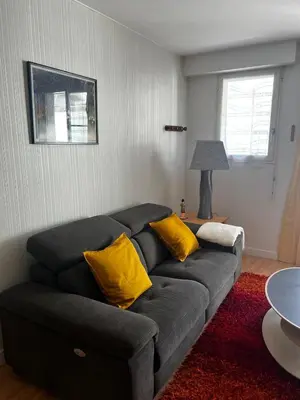 Coin salon dans l'établissement Appartement au coeur de Saumur - Chambre climatisée