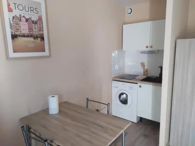 Cuisine ou kitchenette dans l'établissement T1 Chaleureux TOURS 2 couchages