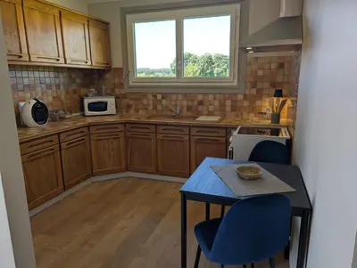 Cuisine ou kitchenette dans l'établissement GITE cosy et tout équipé - 5 min du zoo et proche des châteaux