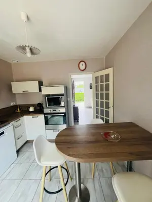 Cuisine ou kitchenette dans l'établissement Maison située aux confins de la Vallée du Loir