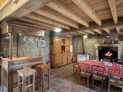 Cuisine ou kitchenette dans l'établissement Maison du Garde Forestier au cœur des Châteaux de la Loire