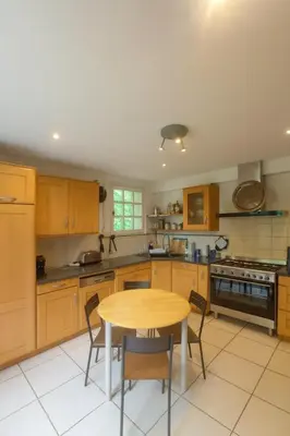 Cuisine ou kitchenette dans l'établissement La maison aux 5 nids