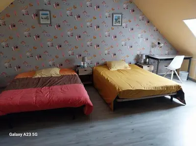 Un ou plusieurs lits dans un hébergement de l'établissement chambre Lydie 2