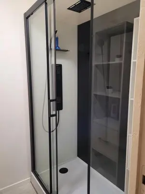 Salle de bains dans l'établissement Maison de campagne le Joncher