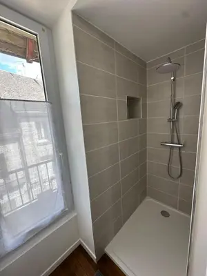Salle de bains dans l'établissement Maison de Village